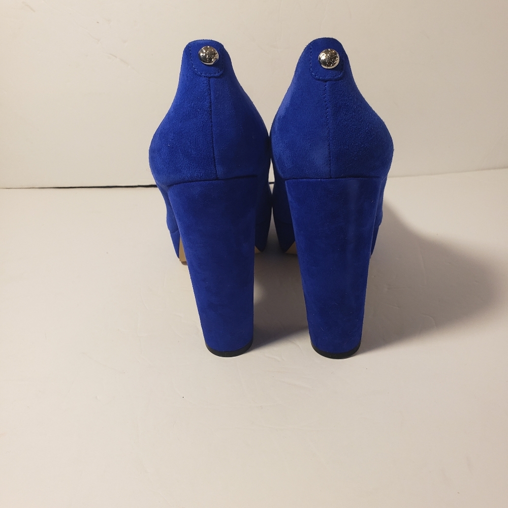 GUESS Platform Heels - Picture 3 of 9